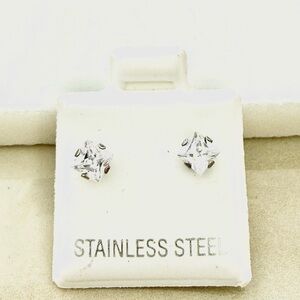 Clear Square-Cut Crystal Stud Earrings - Sparkling Stainless Steel